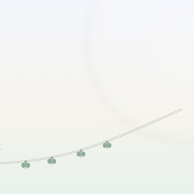 柔らかな春の光へ向かう曲線の道と、小さな芽吹きが点在する静かな風景。童の心で知識を活かし春を運ぶ姿を象徴する。